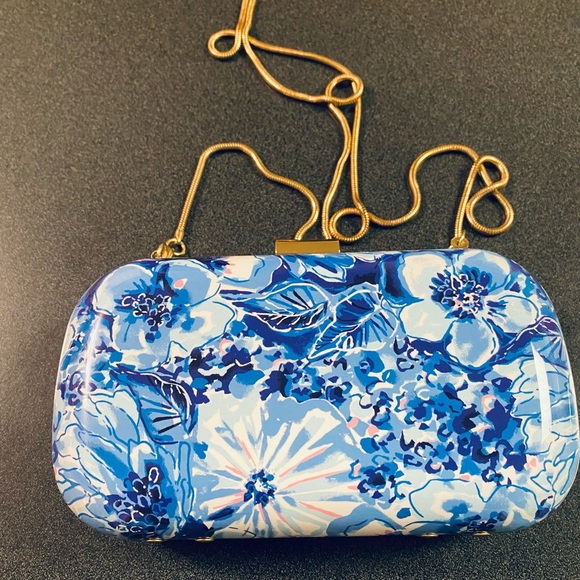 Lilly Pulitzer Handbags - NWOT Lilly Pulitzer hard shell clutch/crossbody